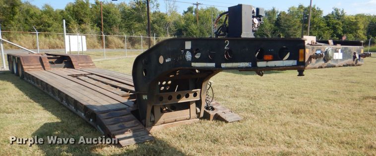 image for item DG1843 1995 Fontaine  lowboy equipment trailer
