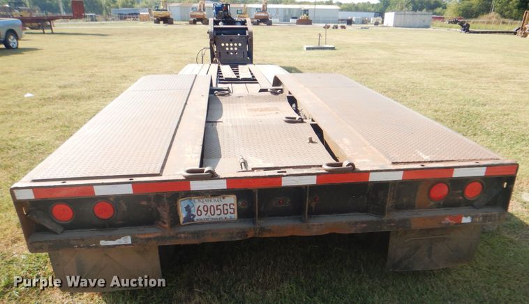 image for item DG1843 1995 Fontaine  lowboy equipment trailer