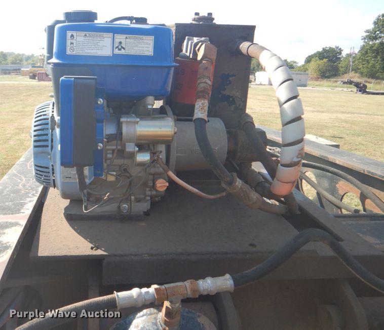 image for item DG1843 1995 Fontaine  lowboy equipment trailer