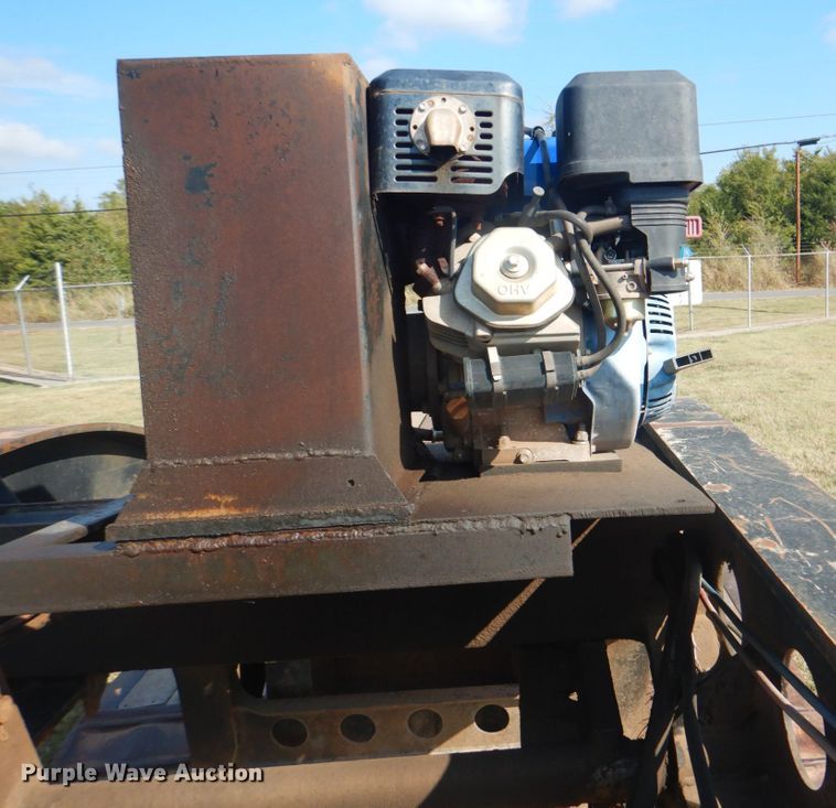 image for item DG1843 1995 Fontaine  lowboy equipment trailer