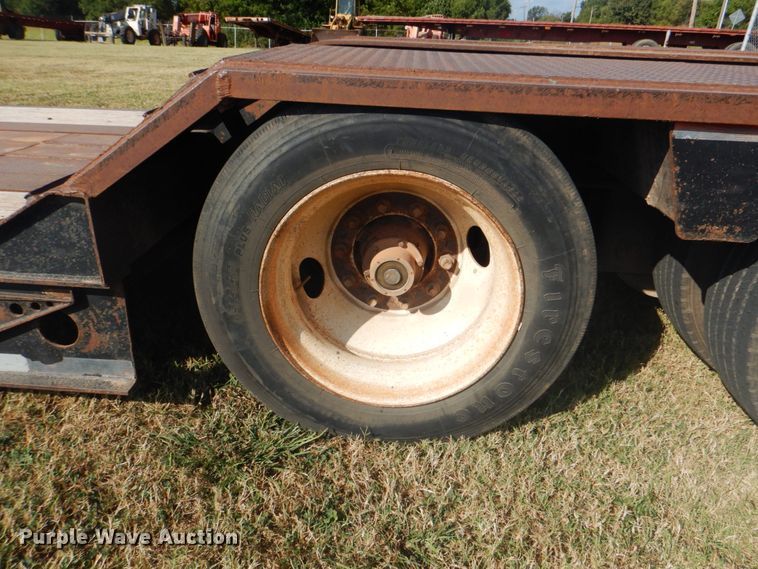 image for item DG1843 1995 Fontaine  lowboy equipment trailer