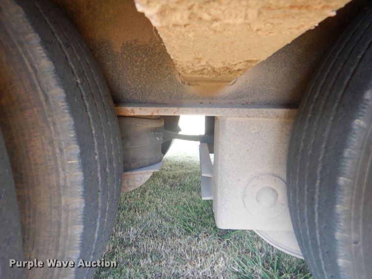 image for item DG1843 1995 Fontaine  lowboy equipment trailer