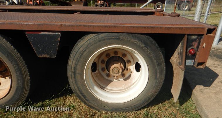 image for item DG1843 1995 Fontaine  lowboy equipment trailer