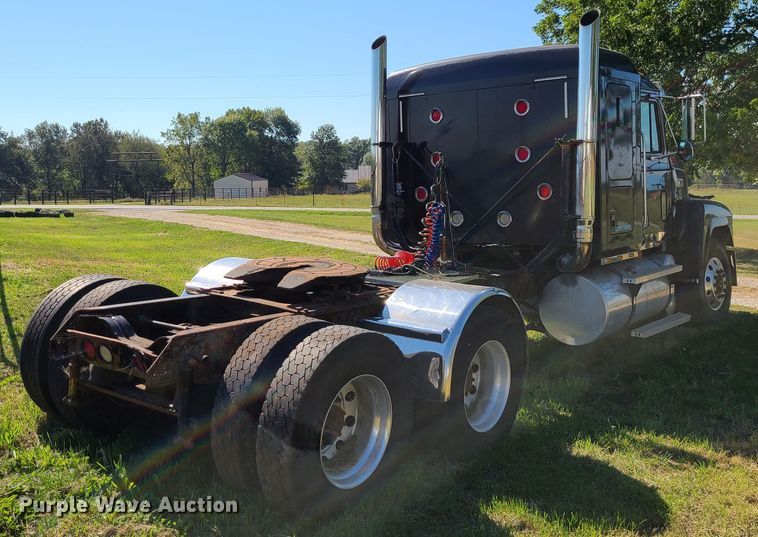 image for item DI6222 2001 Mack CH613  semi truck