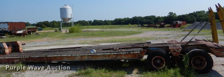 image for item DJ0489 1973 IHC 2050A equipment trailer