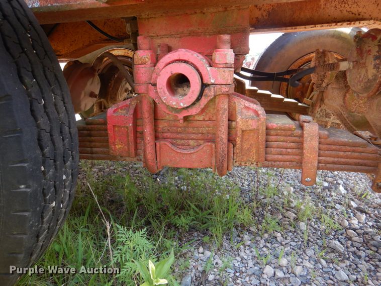 image for item DJ0489 1973 IHC 2050A equipment trailer