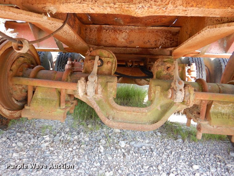 image for item DJ0489 1973 IHC 2050A equipment trailer