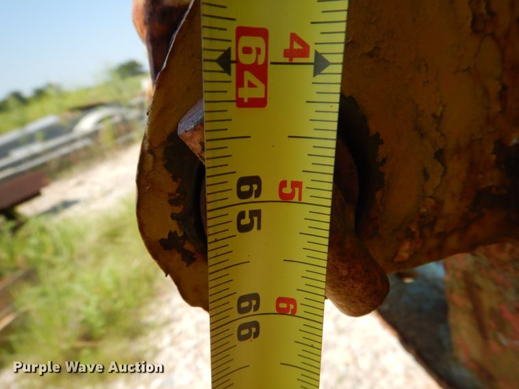 image for item DJ0489 1973 IHC 2050A equipment trailer