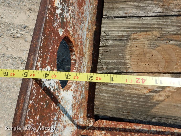 image for item DJ0489 1973 IHC 2050A equipment trailer