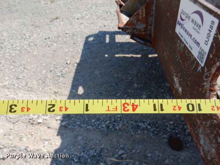 image for item DJ0489 1973 IHC 2050A equipment trailer