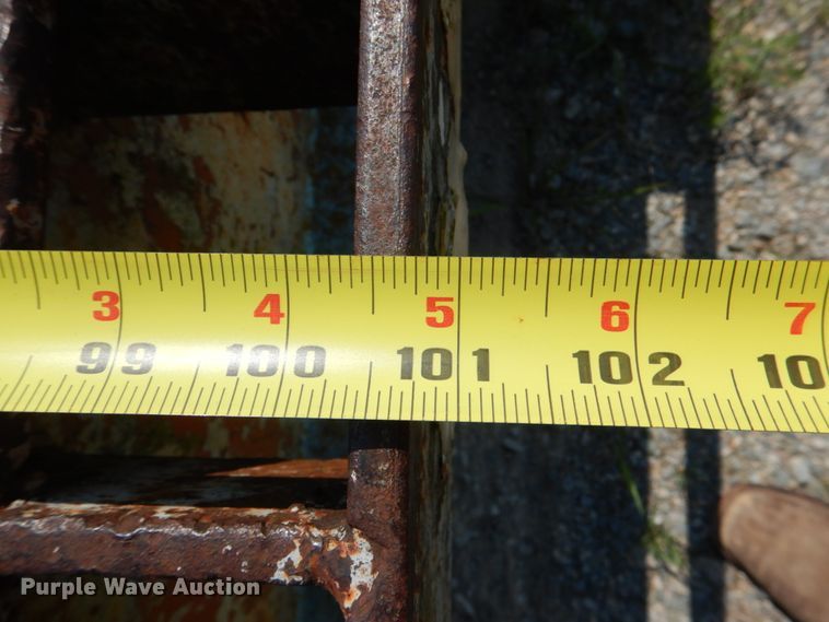 image for item DJ0489 1973 IHC 2050A equipment trailer