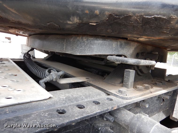 image for item DJ7299 2013 Freightliner Cascadia 125  semi truck