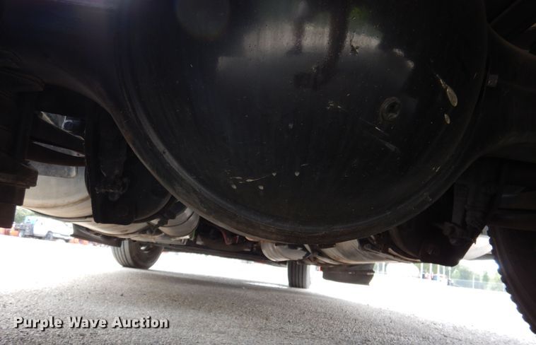 image for item DJ7299 2013 Freightliner Cascadia 125  semi truck