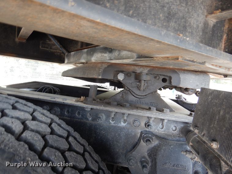 image for item DJ7299 2013 Freightliner Cascadia 125  semi truck