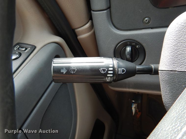 image for item DJ7299 2013 Freightliner Cascadia 125  semi truck