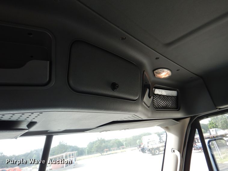 image for item DJ7299 2013 Freightliner Cascadia 125  semi truck