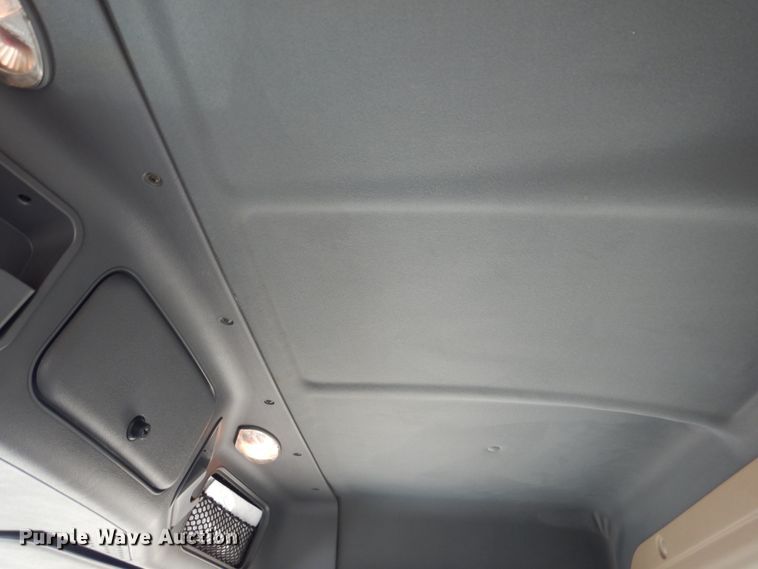 image for item DJ7299 2013 Freightliner Cascadia 125  semi truck