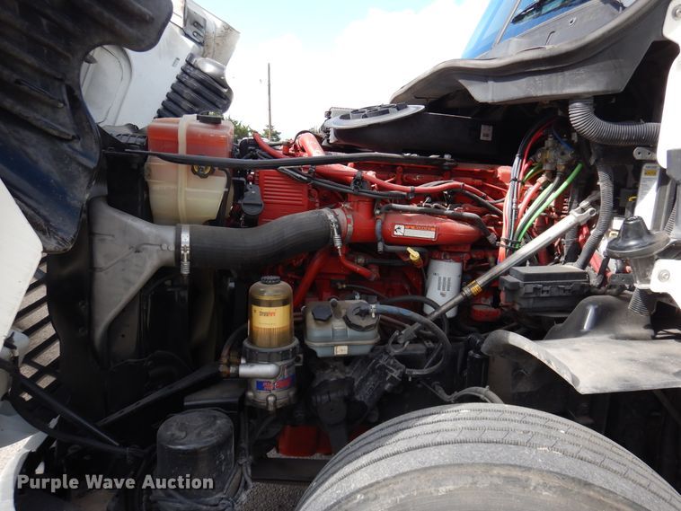 image for item DJ7299 2013 Freightliner Cascadia 125  semi truck