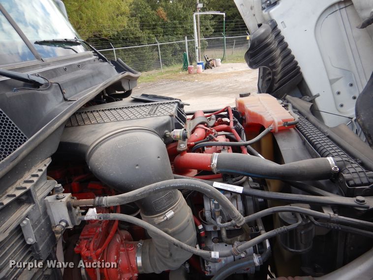 image for item DJ7299 2013 Freightliner Cascadia 125  semi truck