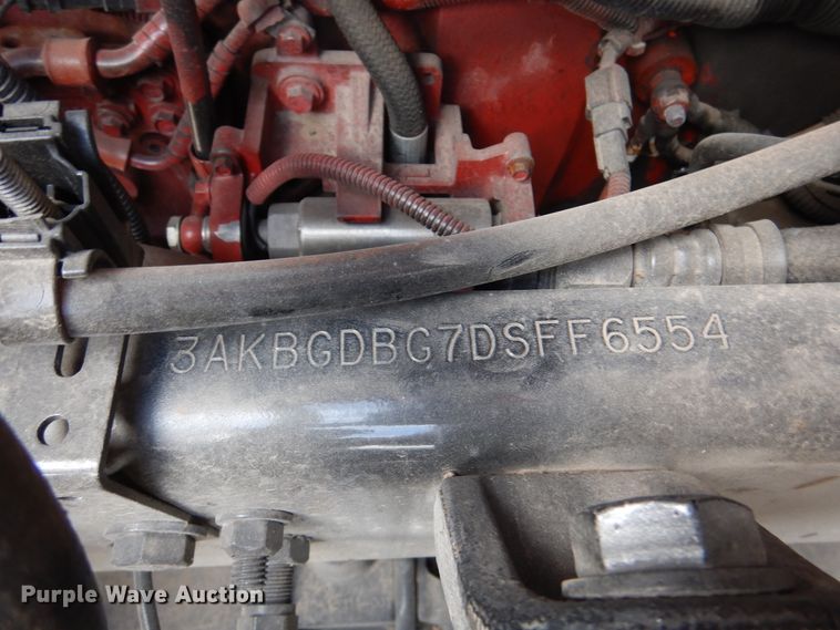 image for item DJ7299 2013 Freightliner Cascadia 125  semi truck