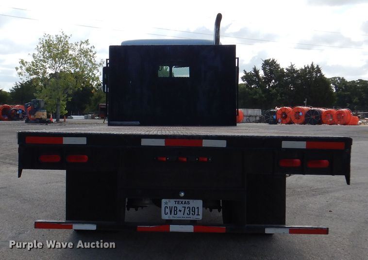 image for item DJ7301 2000 Freightliner Century Class  flatbed truck