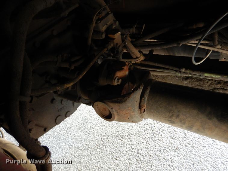 image for item DJ7301 2000 Freightliner Century Class  flatbed truck