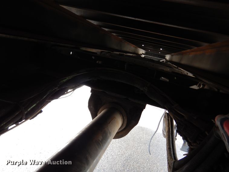 image for item DJ7301 2000 Freightliner Century Class  flatbed truck