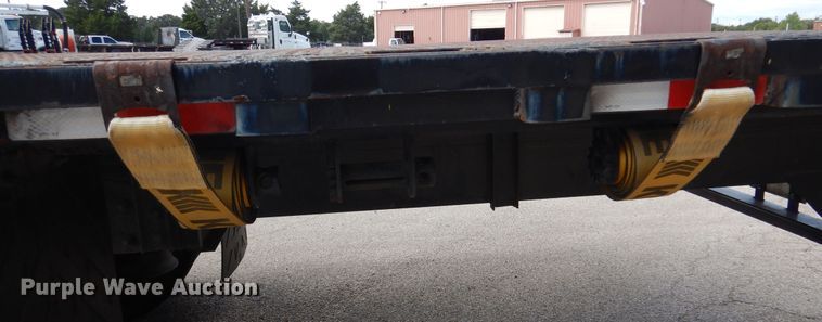 image for item DJ7301 2000 Freightliner Century Class  flatbed truck
