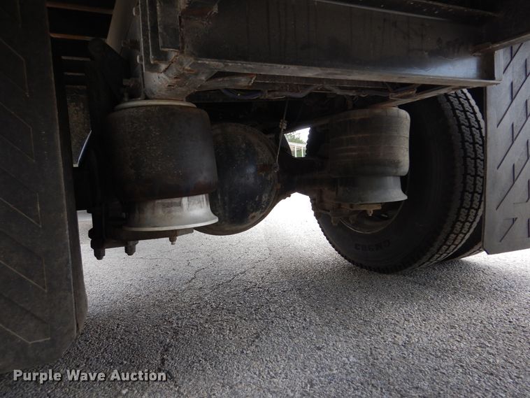 image for item DJ7301 2000 Freightliner Century Class  flatbed truck