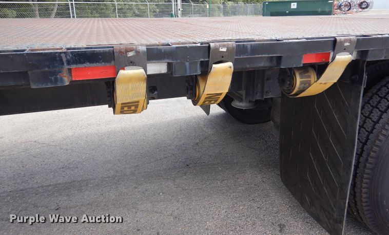 image for item DJ7301 2000 Freightliner Century Class  flatbed truck