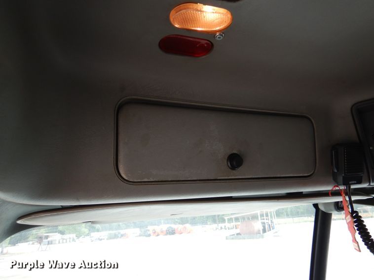 image for item DJ7301 2000 Freightliner Century Class  flatbed truck