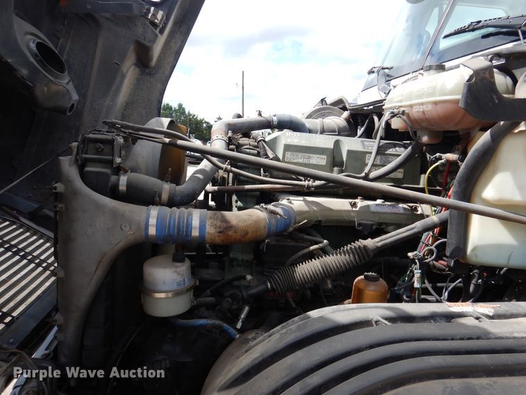 image for item DJ7301 2000 Freightliner Century Class  flatbed truck