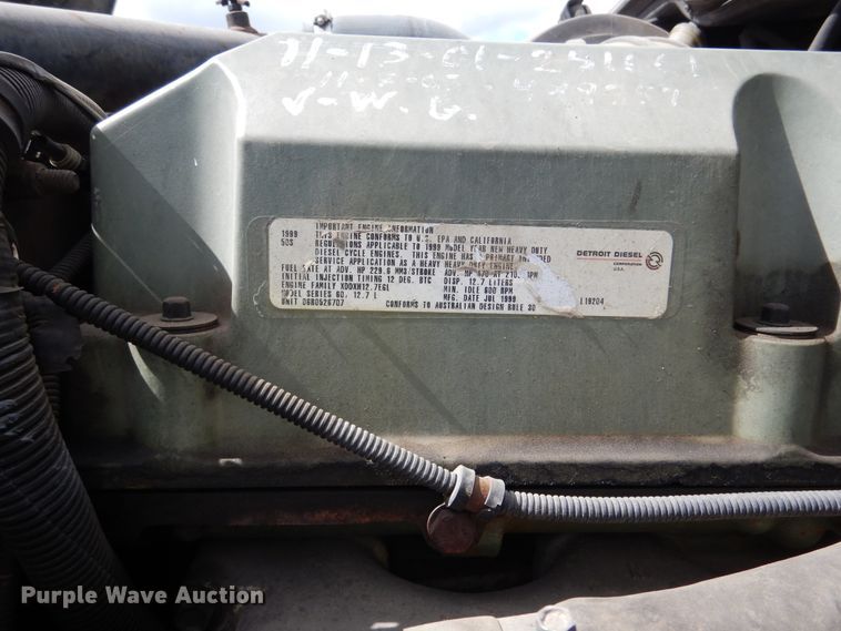 image for item DJ7301 2000 Freightliner Century Class  flatbed truck