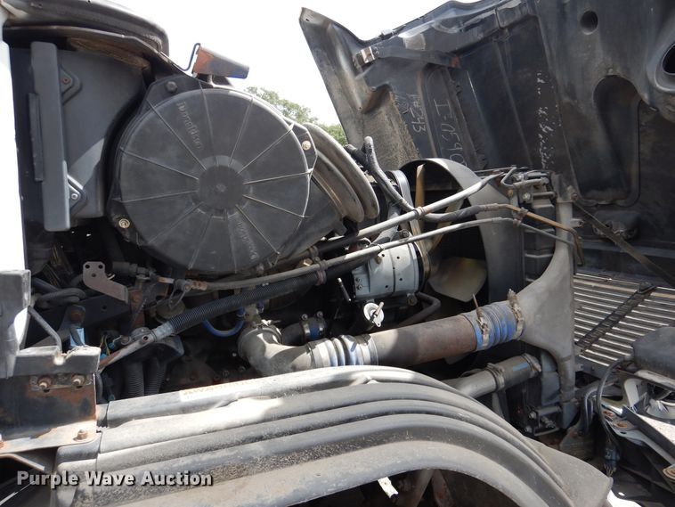 image for item DJ7301 2000 Freightliner Century Class  flatbed truck