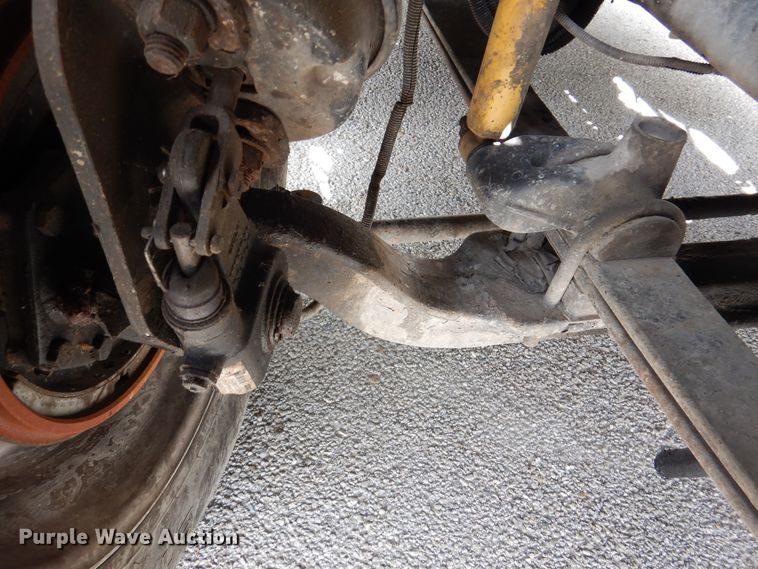 image for item DJ7301 2000 Freightliner Century Class  flatbed truck