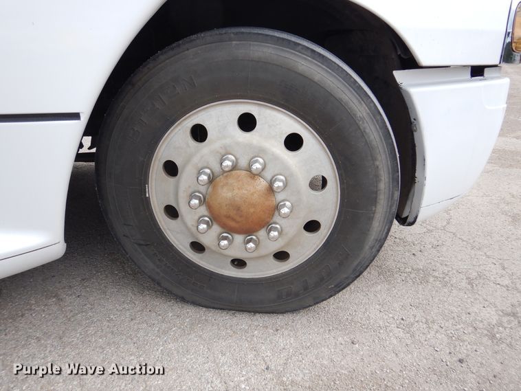 image for item DJ7301 2000 Freightliner Century Class  flatbed truck