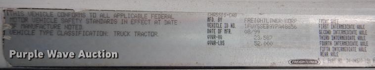 image for item DJ7301 2000 Freightliner Century Class  flatbed truck