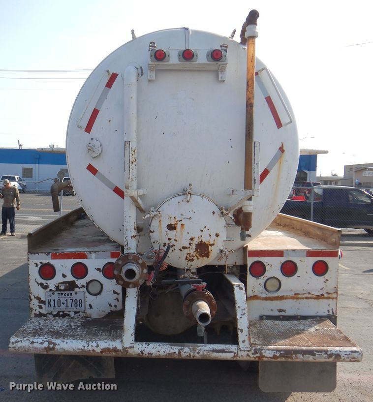 image for item DK8227 1985 Peterbilt 359  tank truck