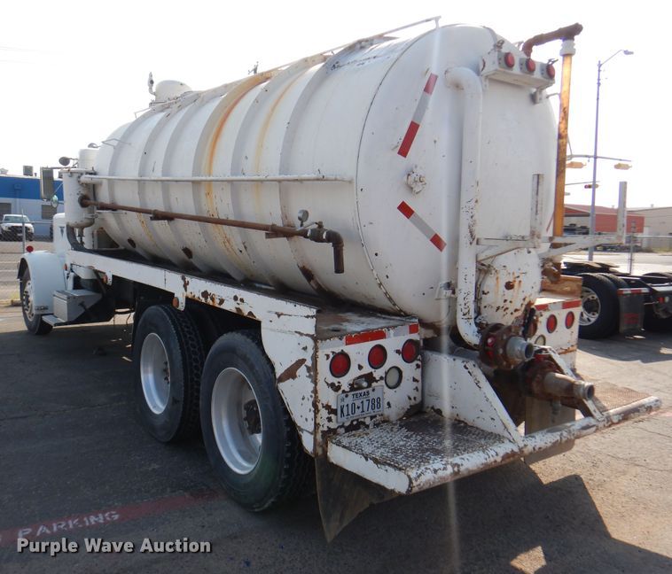 image for item DK8227 1985 Peterbilt 359  tank truck