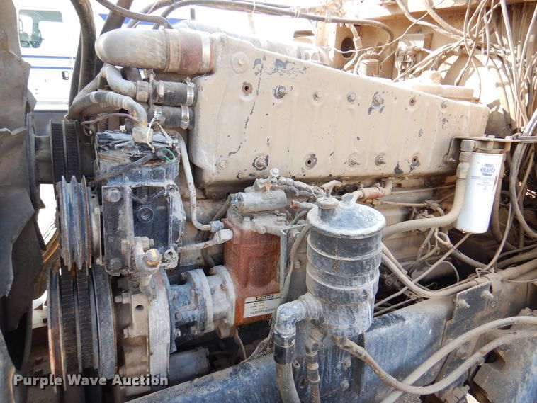 image for item DK8227 1985 Peterbilt 359  tank truck