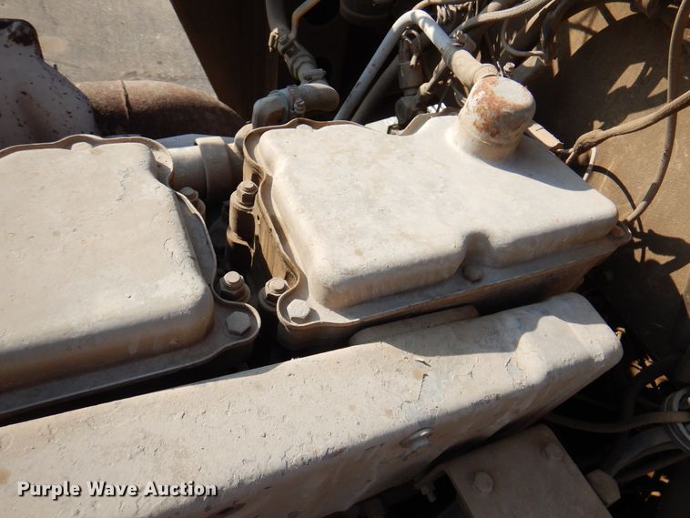 image for item DK8227 1985 Peterbilt 359  tank truck