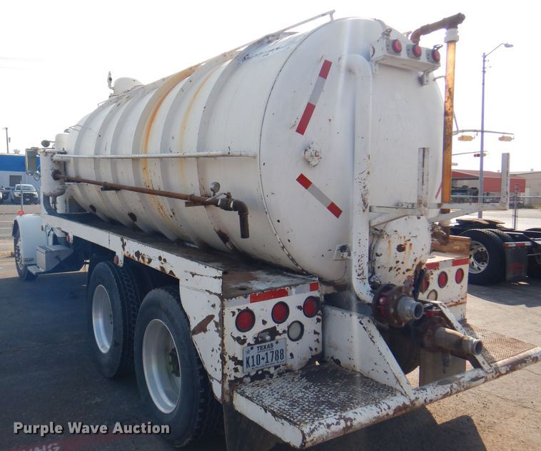 image for item DK8227 1985 Peterbilt 359  tank truck