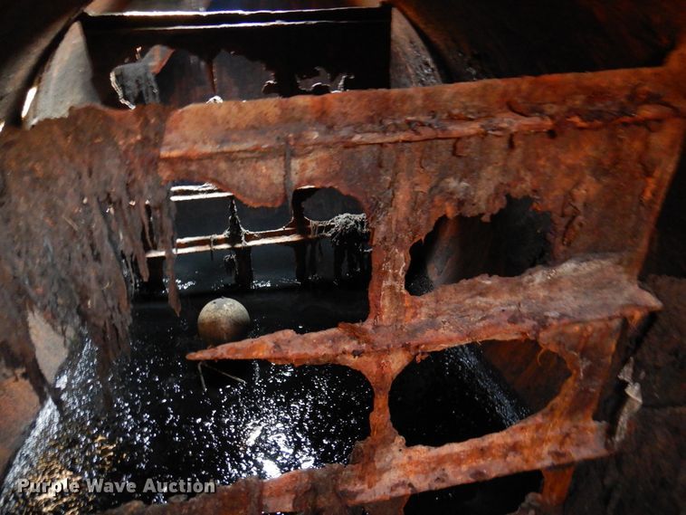 image for item DK8227 1985 Peterbilt 359  tank truck