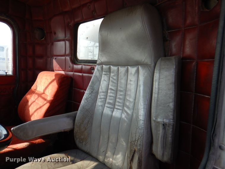 image for item DK8227 1985 Peterbilt 359  tank truck