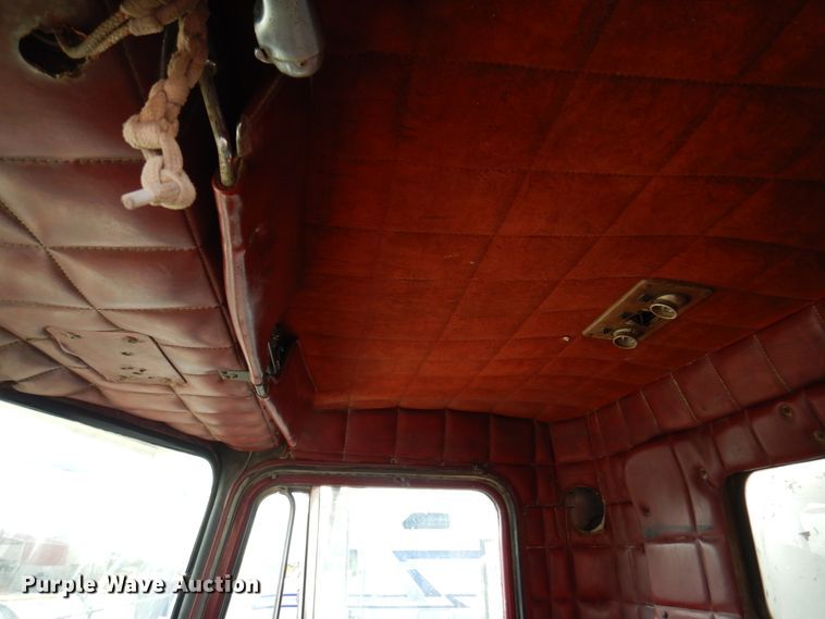 image for item DK8227 1985 Peterbilt 359  tank truck