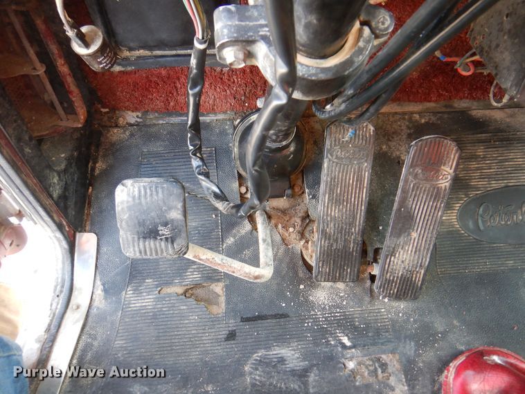 image for item DK8227 1985 Peterbilt 359  tank truck