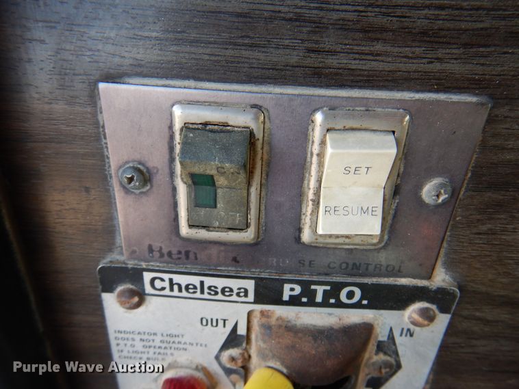 image for item DK8227 1985 Peterbilt 359  tank truck