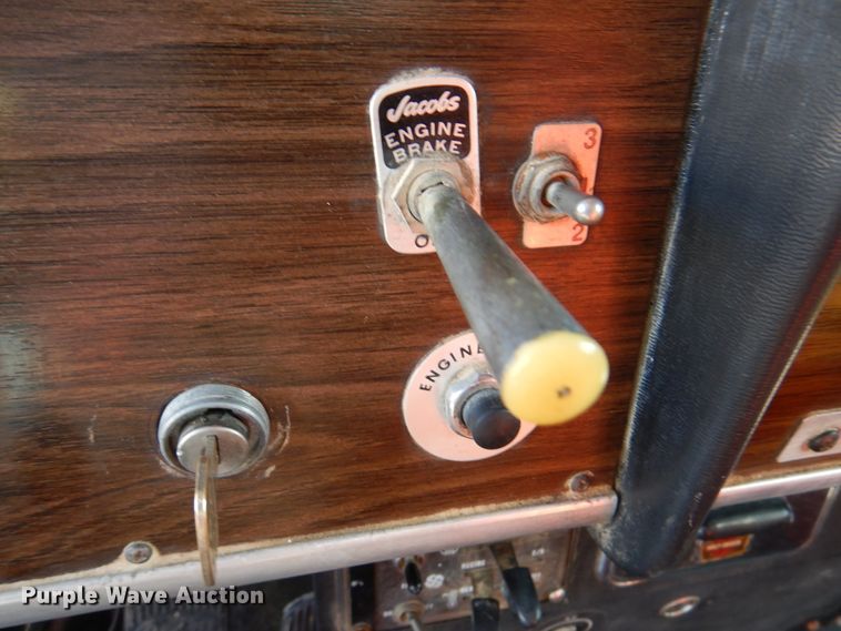 image for item DK8227 1985 Peterbilt 359  tank truck