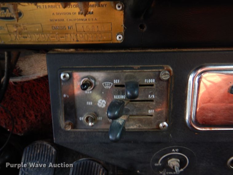 image for item DK8227 1985 Peterbilt 359  tank truck