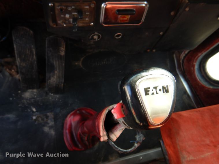 image for item DK8227 1985 Peterbilt 359  tank truck